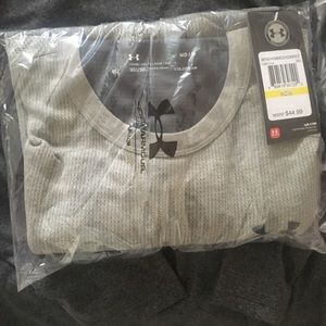Under Armour Waffle Long Sleeve Shirt; Medium size